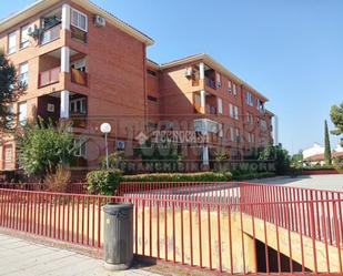 Vista exterior de Pis de lloguer en  Toledo Capital amb Terrassa