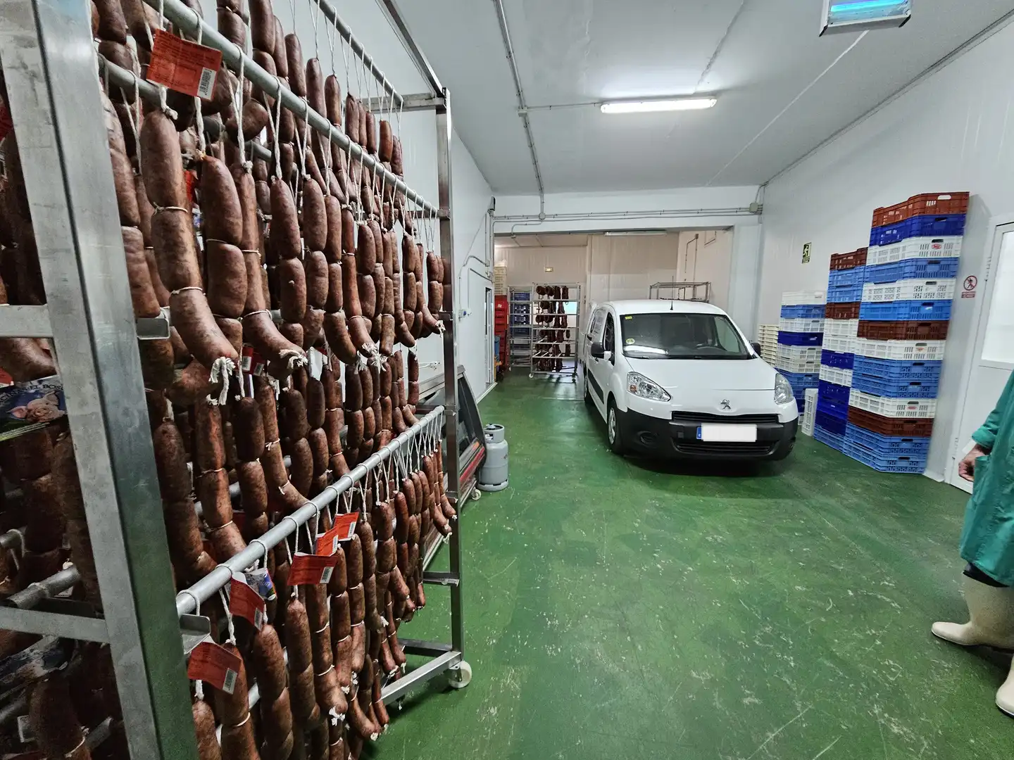 Parkplatz von Fabrikhallen zum Verkauf in El Bosque