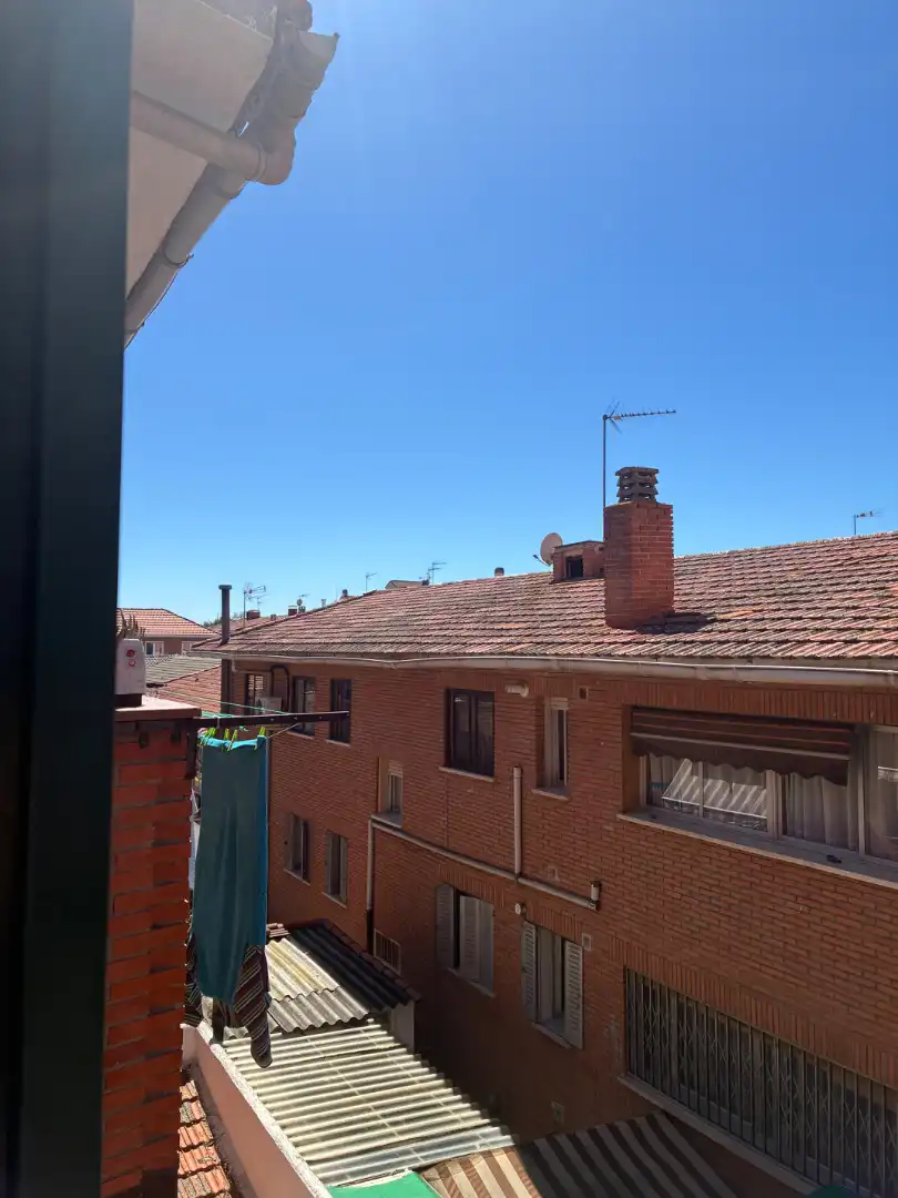 Vista exterior de Dúplex en venta en Velilla de San Antonio con Aire acondicionado, Calefacción y Parquet