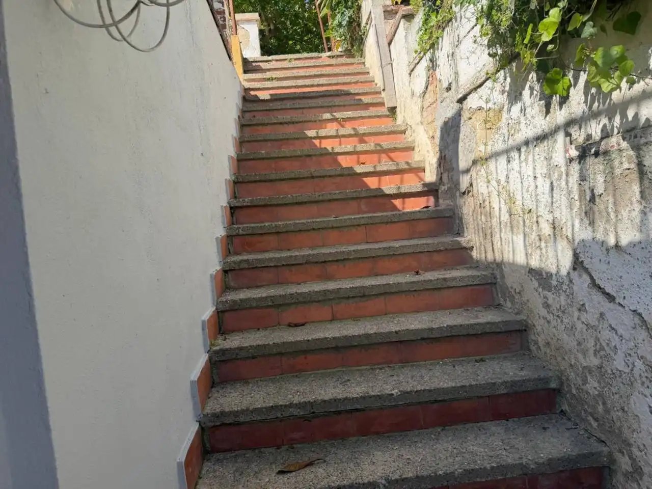 Vista exterior de Casa o xalet en venda en Rubí amb Terrassa