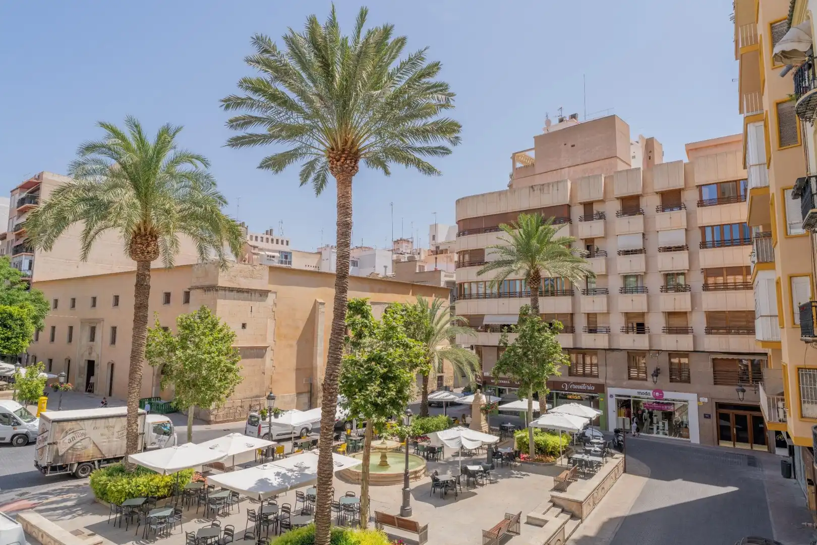 Vista exterior de Piso en venta en Elche / Elx con Aire acondicionado, Amueblado y Balcón