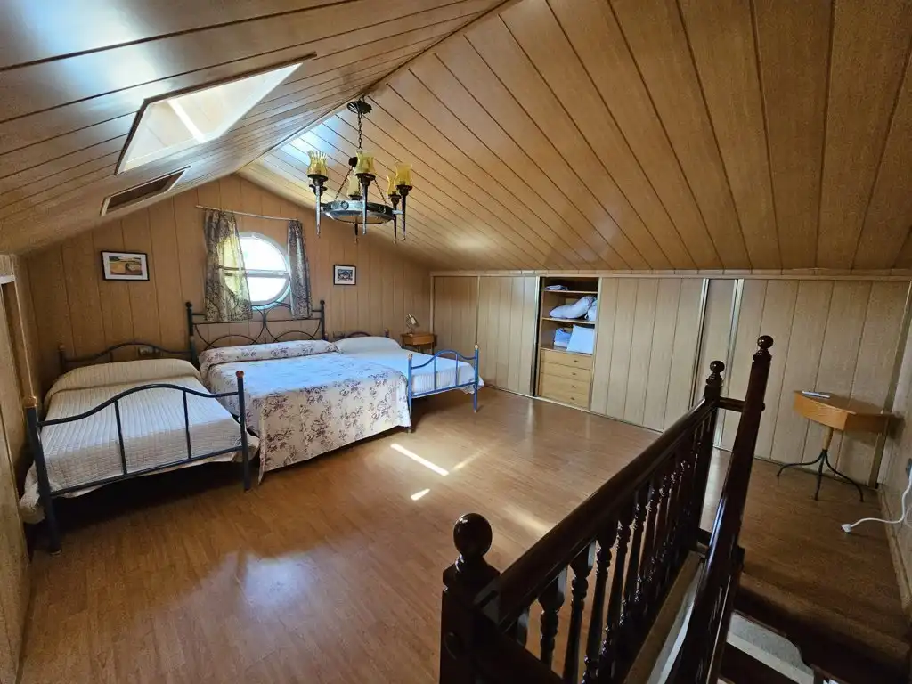 Schlafzimmer von Einfamilien-Reihenhaus zum Verkauf in Calafell mit Klimaanlage, Heizung und Privatgarten