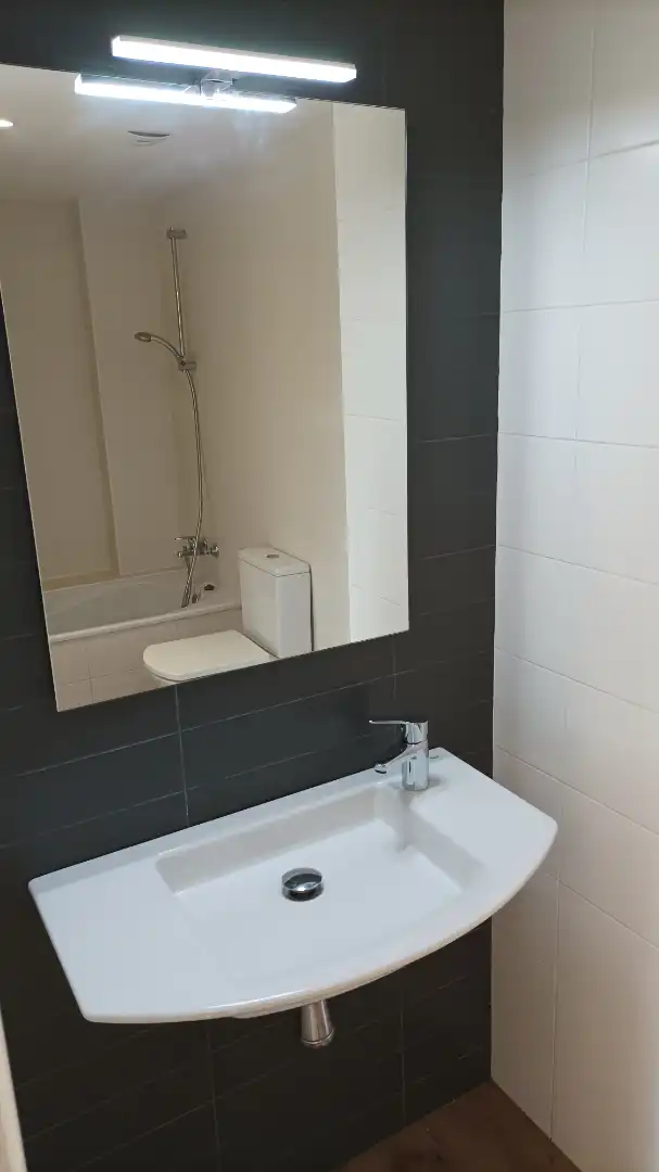 Baño de Piso en venta en Figueres con Calefacción y Balcón