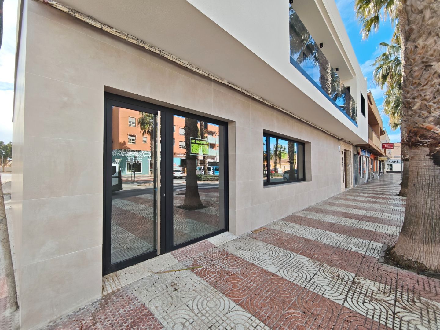 Außenansicht von Geschaftsraum zur Miete in Roquetas de Mar
