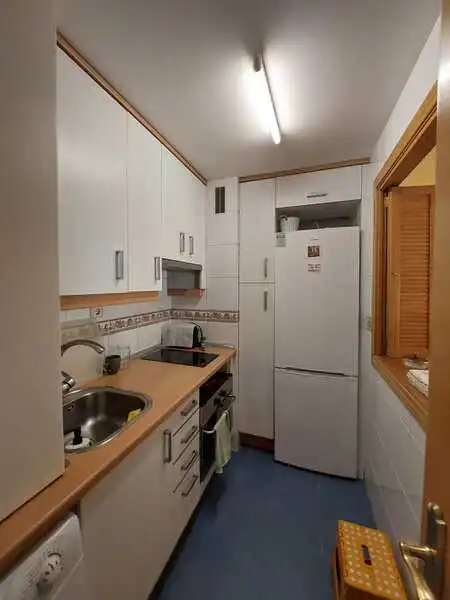 Cuina de Pis en venda en Madrid amb Aire condicionat, Calefacció i Jardí privat