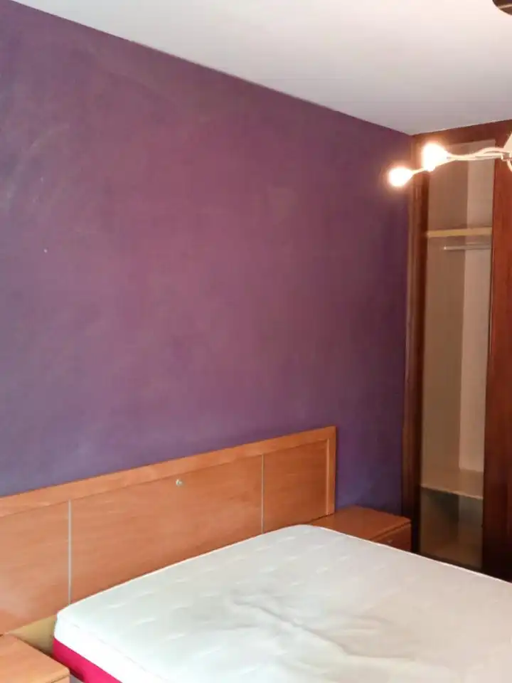 Habitación de Planta baja en venta en Santiago de Compostela  con Calefacción, Trastero y Amueblado