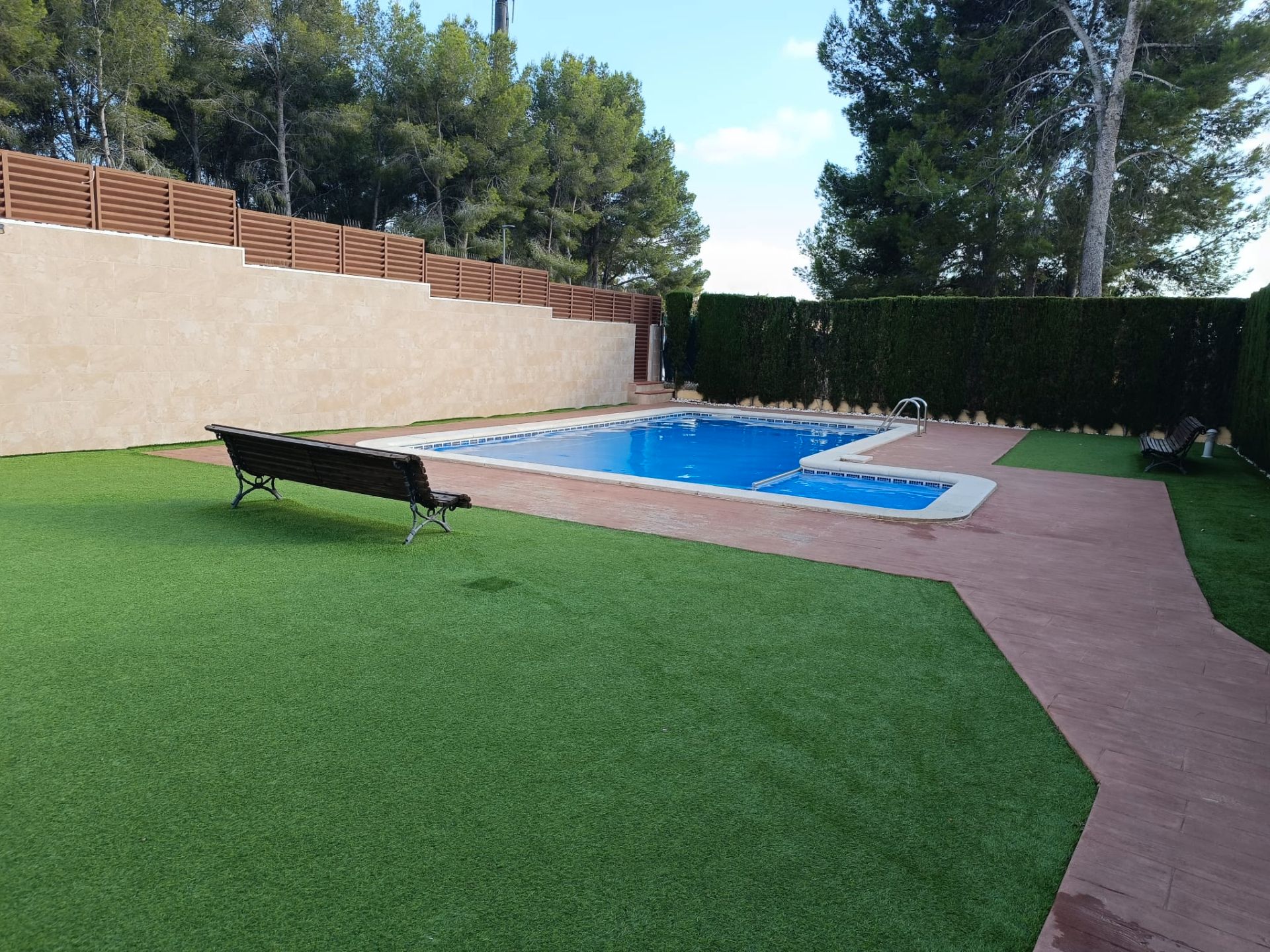 Piscina de Casa adosada en venda en Els Pallaresos amb Aire condicionat, Calefacció i Jardí privat