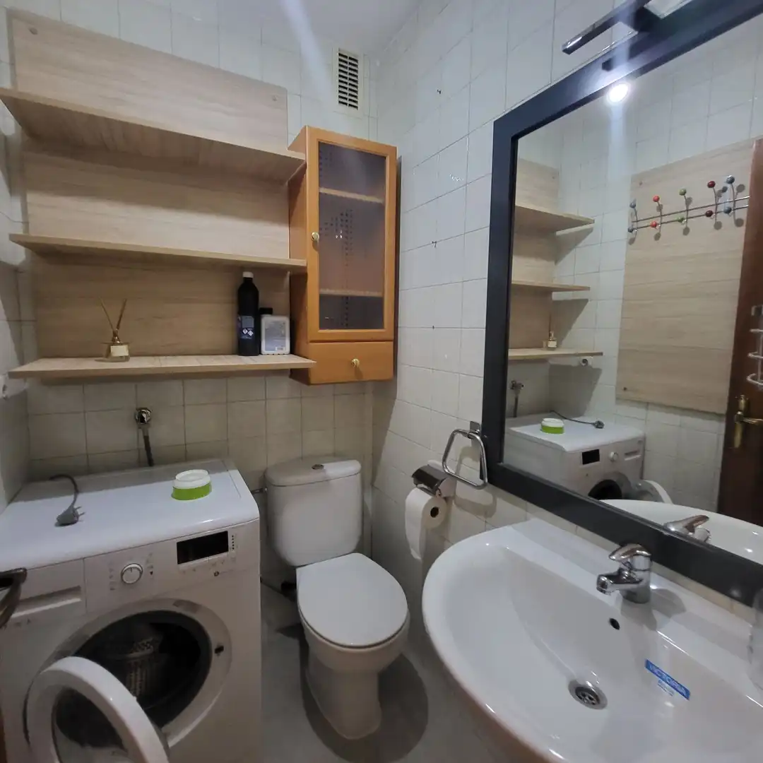 Baño de Piso de alquiler en Ávila con Calefacción, Terraza y Trastero
