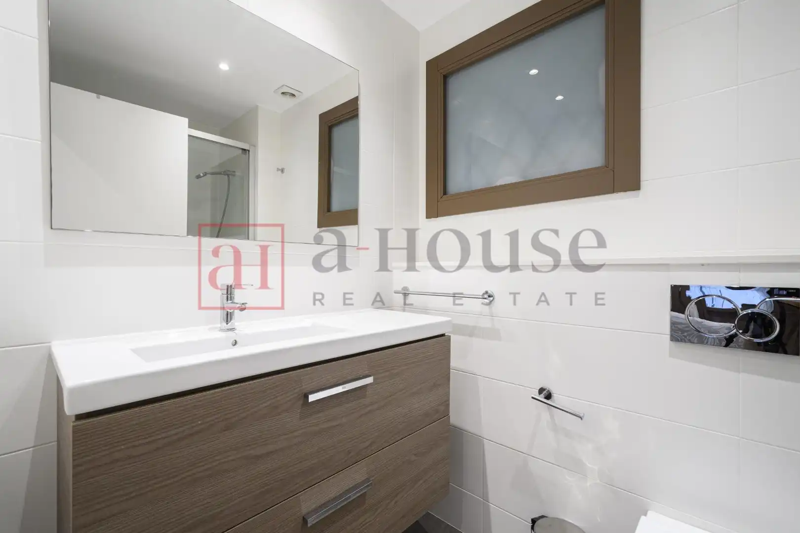 Bathroom of Flat for sale in Barcelona  with Air Conditioner, Heating and Parquet flooring