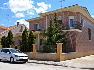 Casa amb balcó en venda a Pedrajas de San Esteban