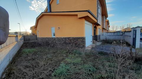 Photo 4 of Single-family semi-detached for sale in Carracedelo, León