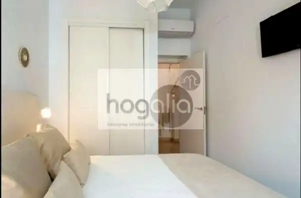 Habitación de Ático de alquiler en Sevilla con Aire acondicionado, Terraza y Amueblado