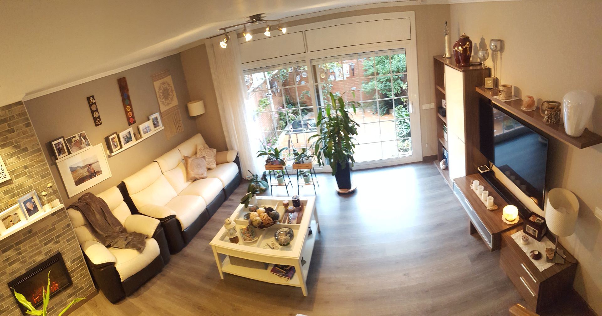 Sala d'estar de Casa o xalet en venda en Badalona amb Aire condicionat, Calefacció i Terrassa