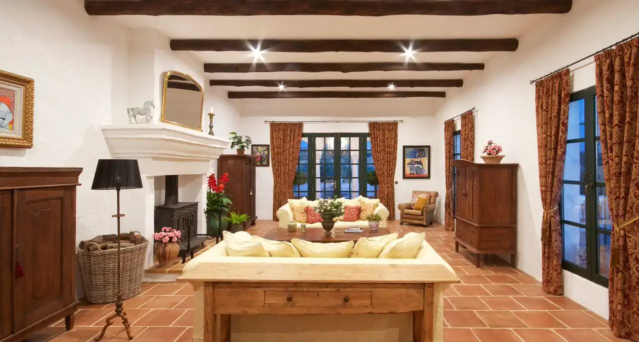 Sala d'estar de Finca rústica en venda en Montellano amb Jardí privat, Parquet i Terrassa