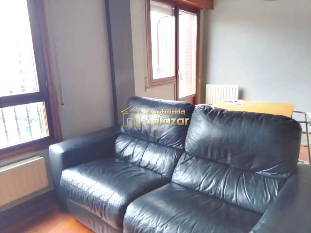 Sala de estar de Piso en venta en Santurtzi  con Calefacción, Terraza y Trastero