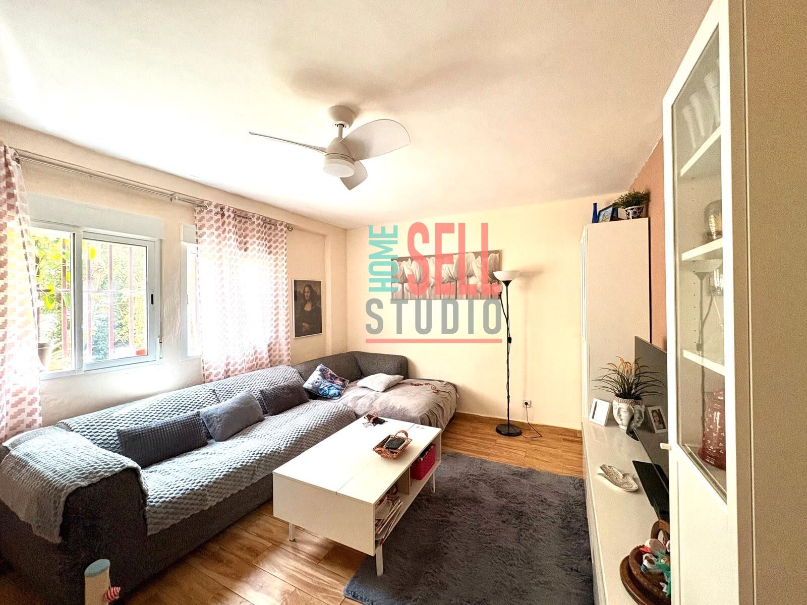 Living room of Flat for sale in  Madrid Capital  with Air Conditioner, Heating and Private garden