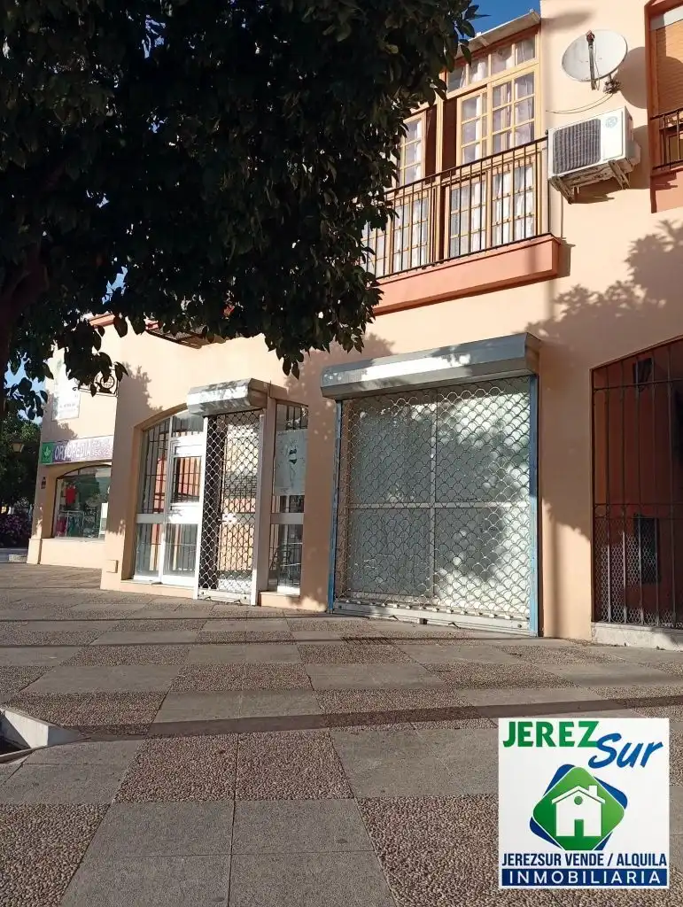 Vista exterior de Local en venda en Jerez de la Frontera