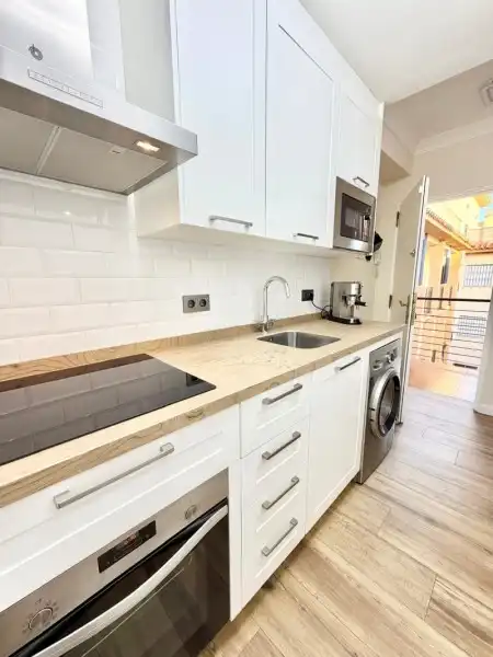 Cocina de Piso en venta en Torremolinos con Aire acondicionado, Terraza y Lavadora