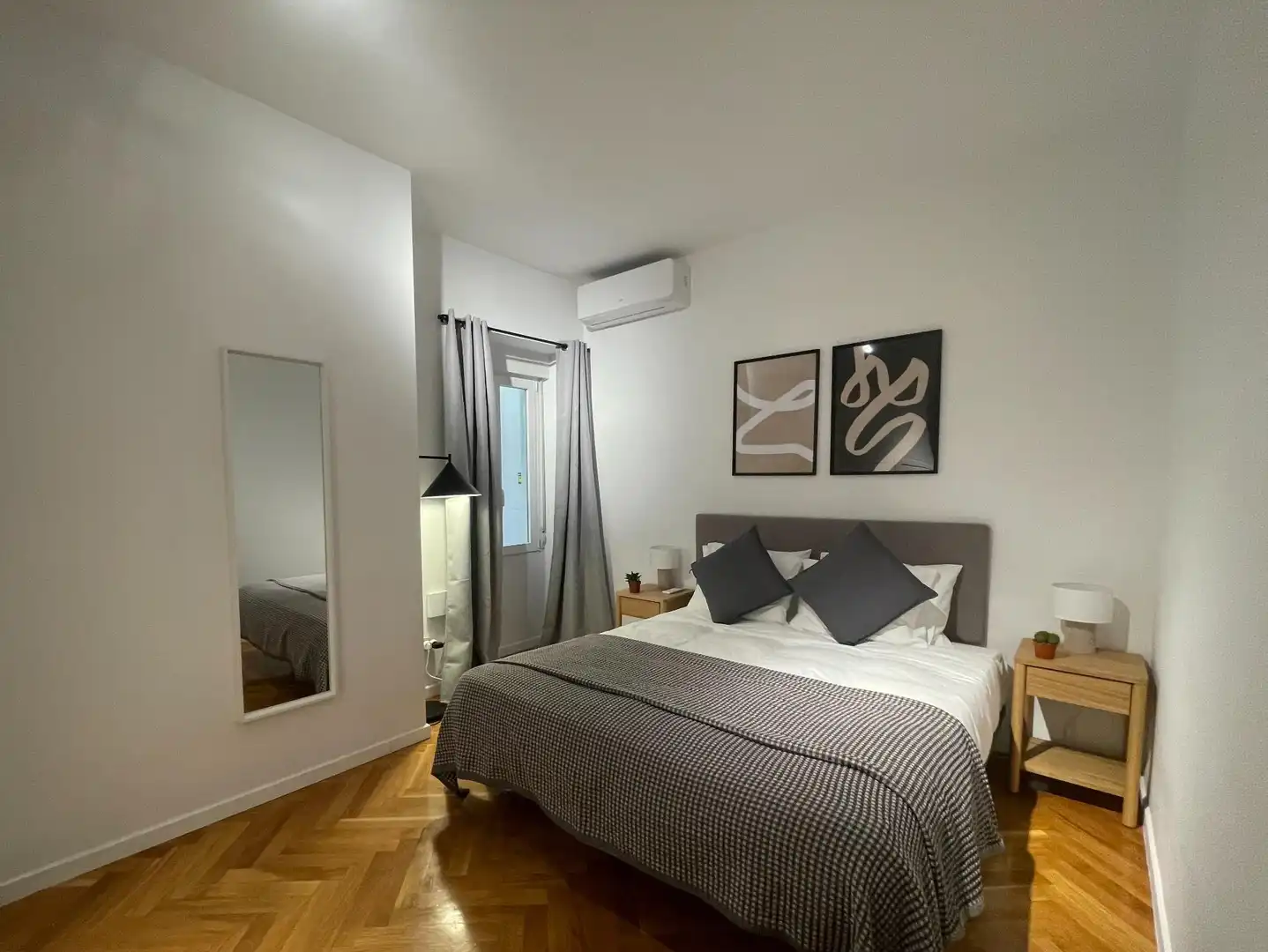 Bedroom of Flat for rent in Madrid  with Air Conditioner, Heating and Parquet flooring