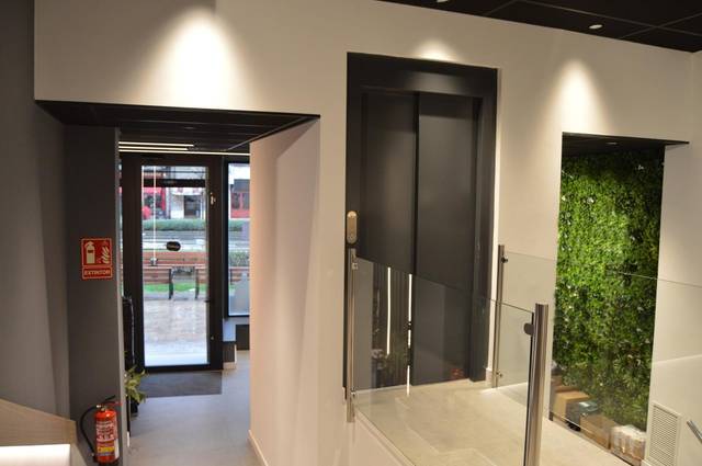 Local comercial en Venta en Avenida de Navarra en Barrio del Ave