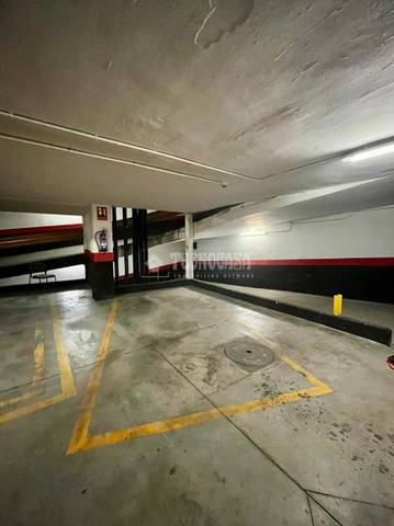 Garaje en Alquiler en Cortes - Huertas