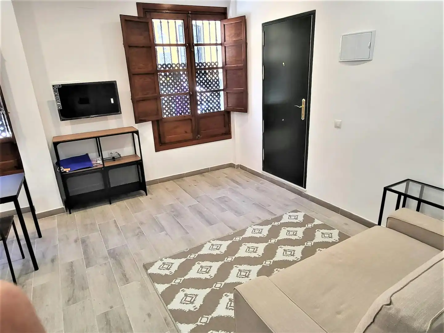 Wohnzimmer von Wohnung zur Miete in Sevilla mit Klimaanlage, Heizung und Privatgarten