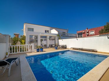 Villa in vendita a Peni