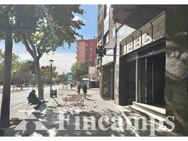 Local comercial en Alquiler en Avenida Matadepera, 9 en Ca n'Oriac
