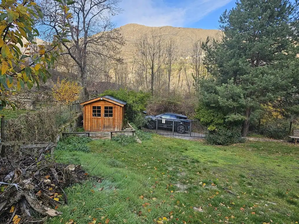 Casa o chalet en venta en Calle Nucleo De Altron, Sort