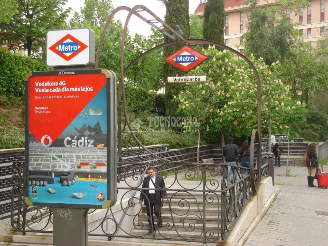 Exterior view of Garage for sale in  Madrid Capital