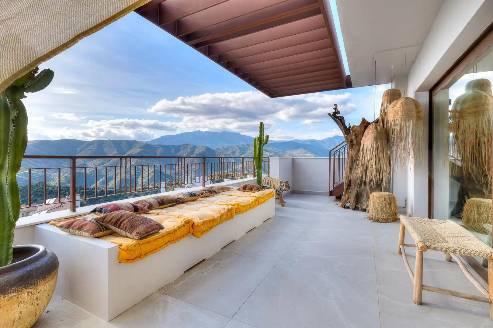 Terrace of Attic for sale in Istán  with Air Conditioner, Private garden and Terrace