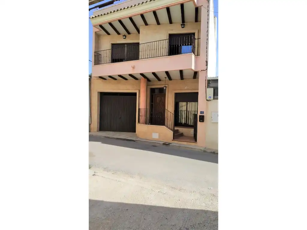 Vista exterior de Casa adosada en venda en Orihuela