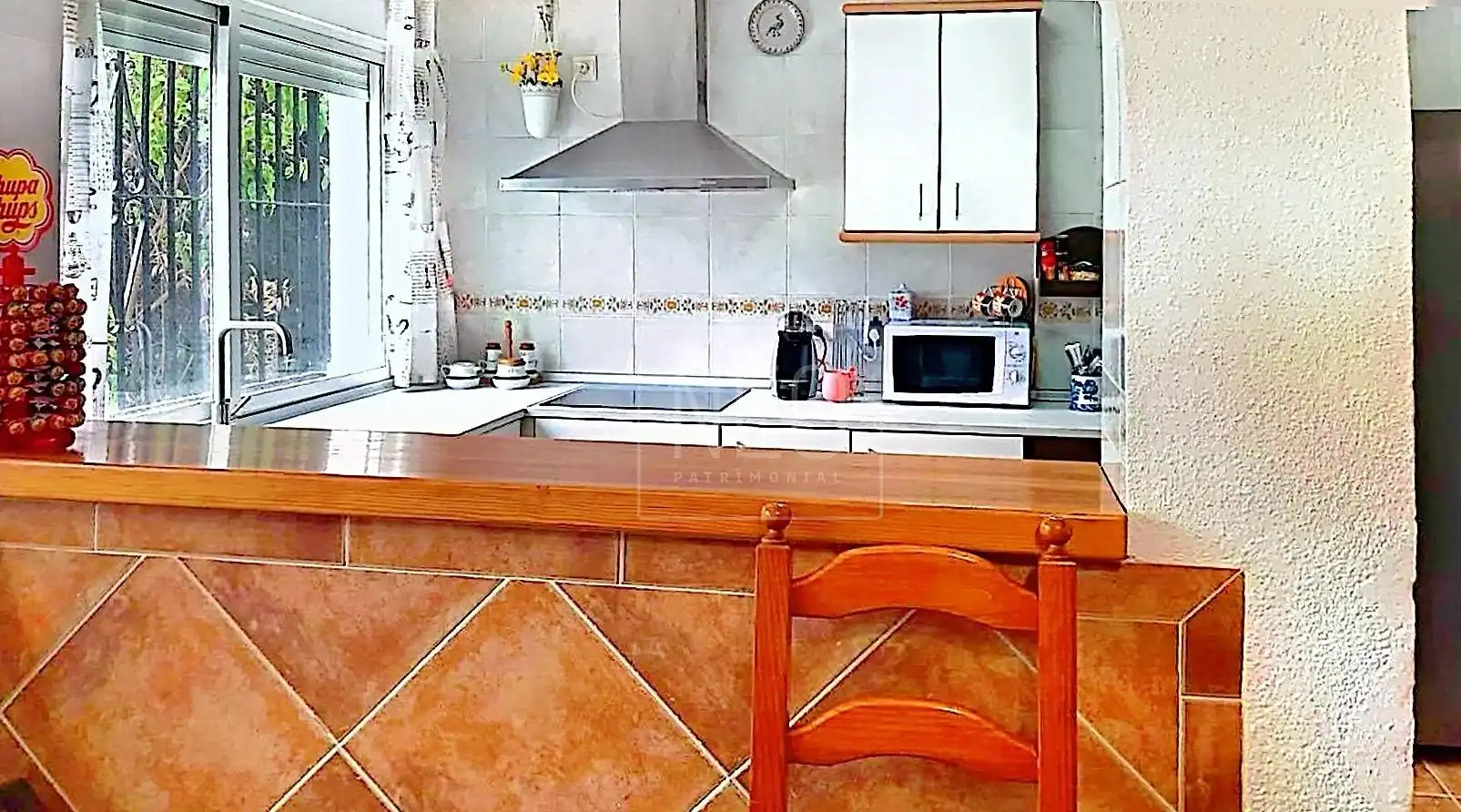 Cocina de Casa o chalet en venta en Cúllar Vega con Aire acondicionado, Calefacción y Jardín privado