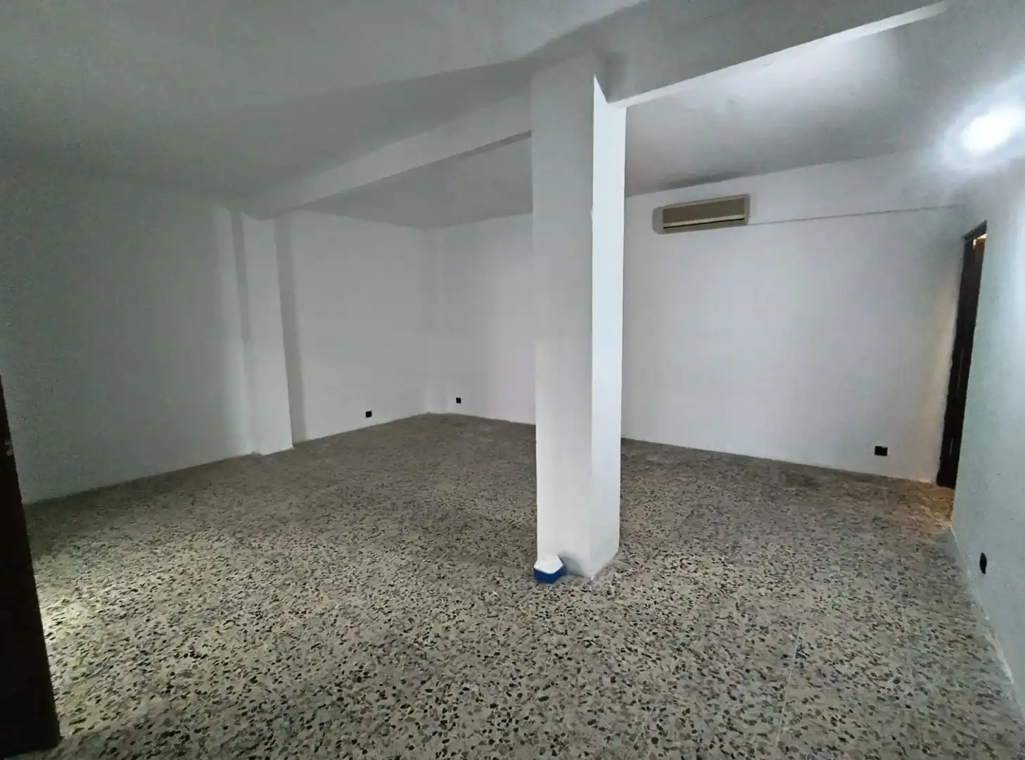 Local de alquiler en Benacazón con Aire acondicionado