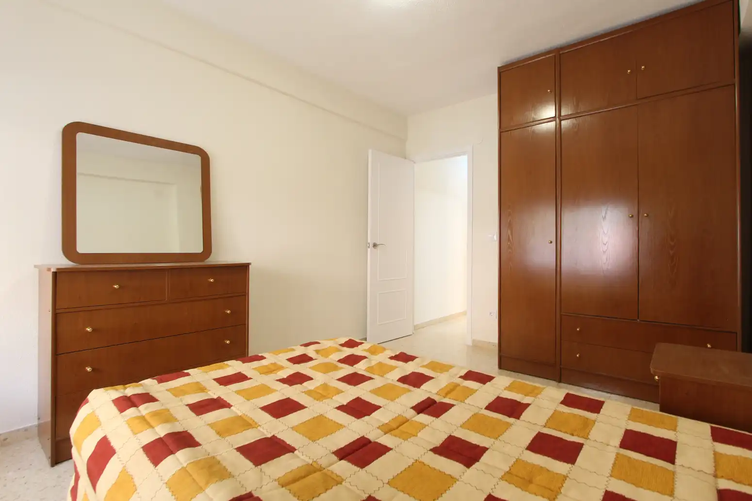 Habitación de Piso de alquiler en Alaquàs con Aire acondicionado, Calefacción y Amueblado