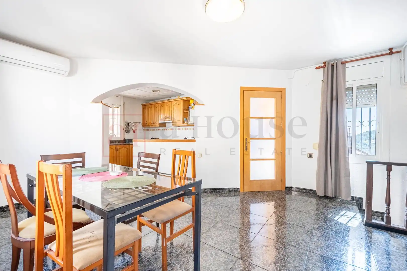 Cocina de Casa o chalet en venta en Barcelona con Aire acondicionado, Calefacción y Terraza