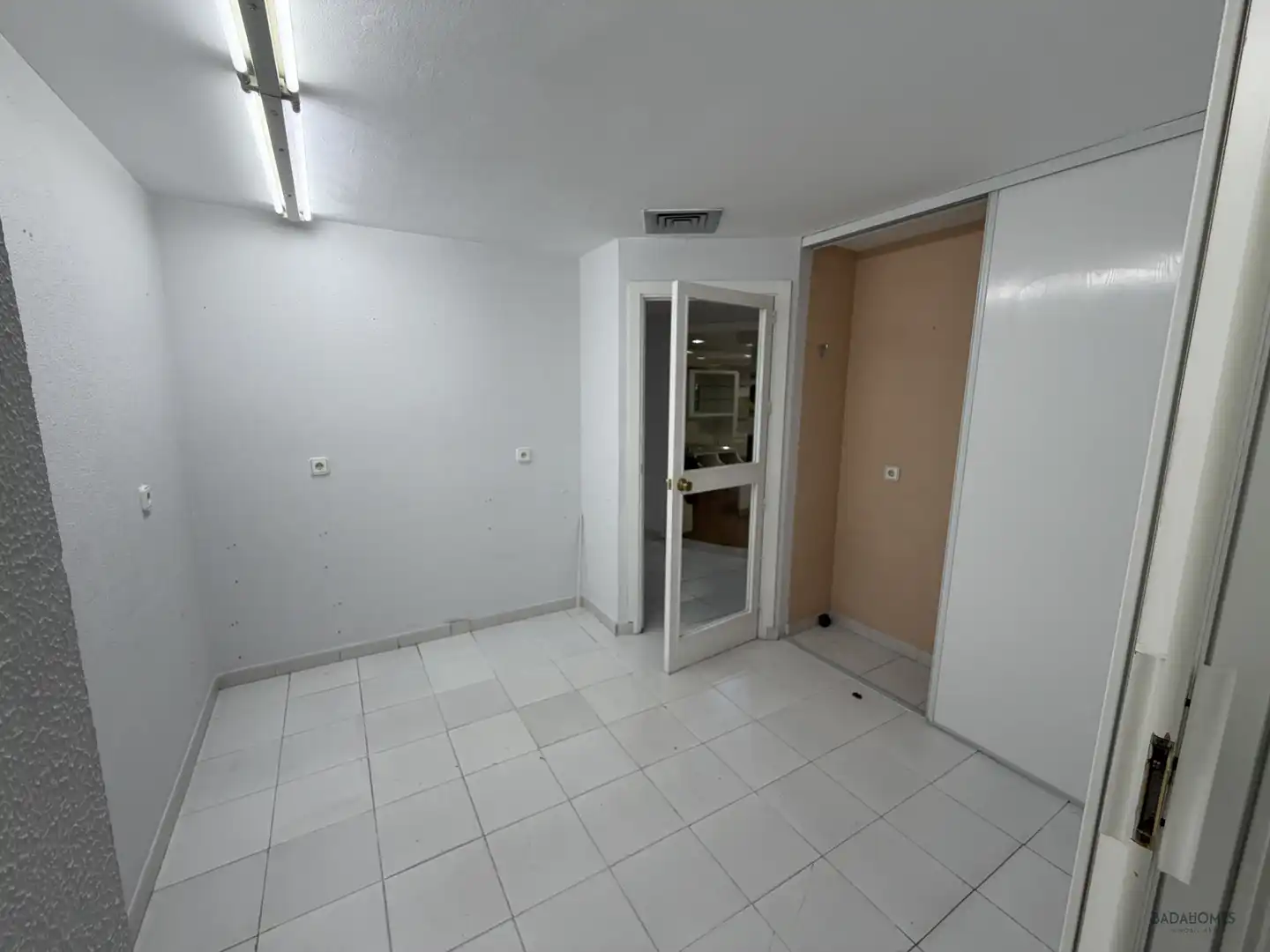 Commercial properties for sale in Badajoz  with Air Conditioner