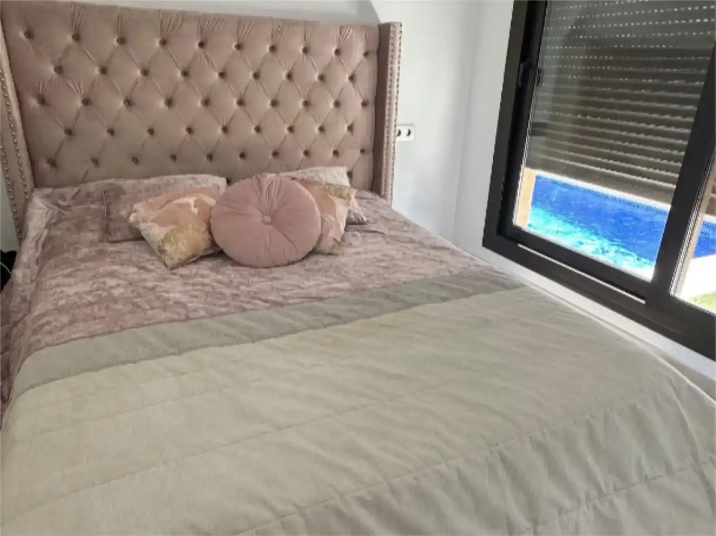 Dormitori de Casa adosada en venda en Orihuela amb Aire condicionat, Piscina i Balcó