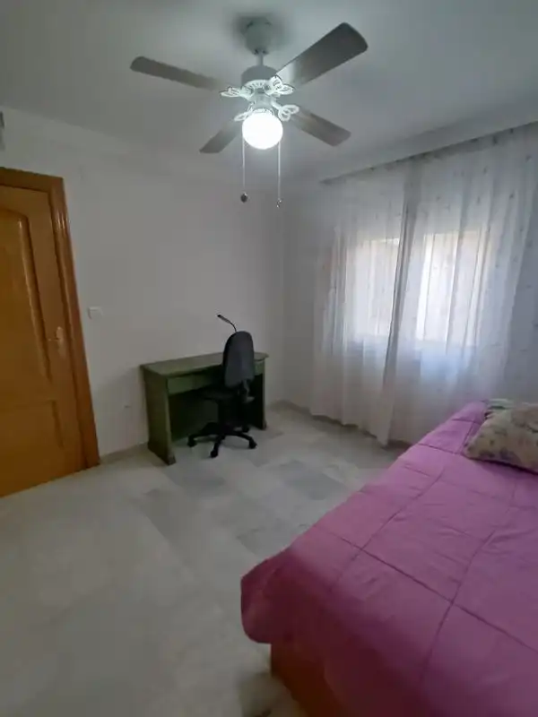 Schlafzimmer von Einfamilien-Reihenhaus zur Miete in Granada mit Klimaanlage, Privatgarten und Möbliert