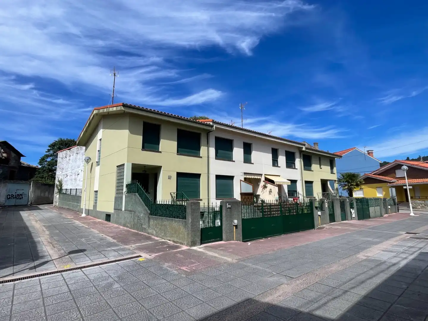 Vista exterior de Casa o chalet en venta en Soto del Barco con Calefacción, Jardín privado y Terraza