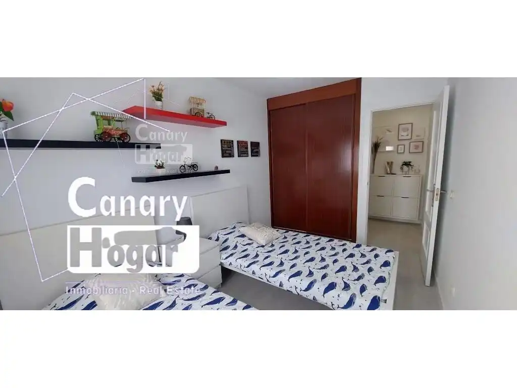 Sala d'estar de Apartament en venda en Adeje amb Aire condicionat i Balcó