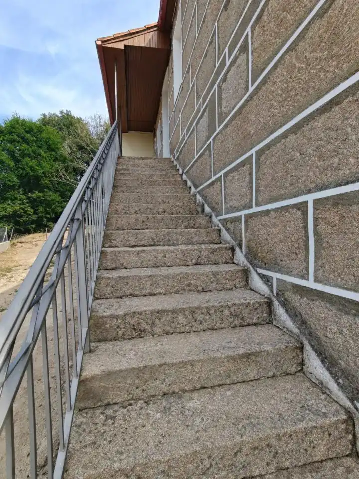 Vista exterior de Casa o xalet en venda en Allariz amb Calefacció, Jardí privat i Traster
