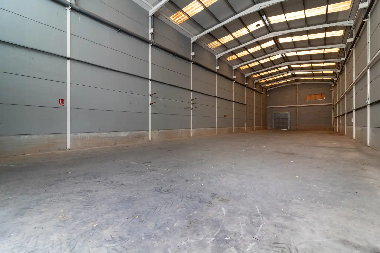Nau industrial de lloguer en Canet d'En Berenguer