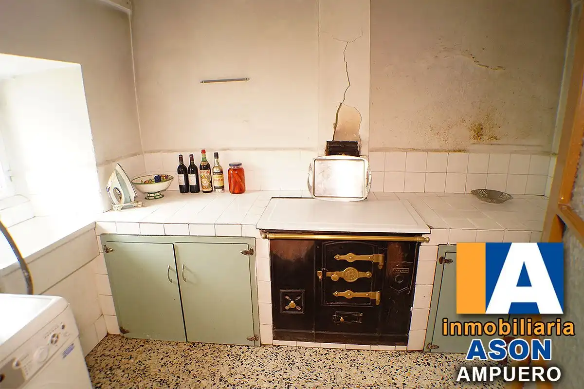 Cocina de Casa adosada en venta en Ampuero con Jardín privado y Balcón