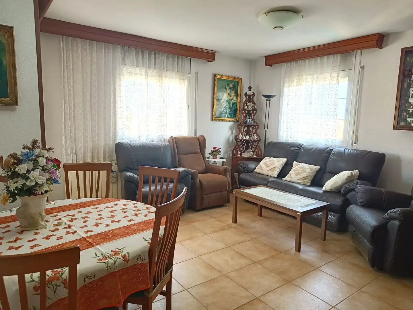 Wohnzimmer von Dachboden zum Verkauf in Calafell mit Klimaanlage, Heizung und Terrasse