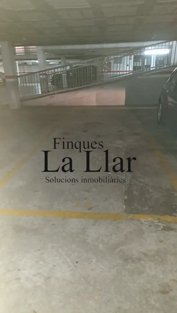 Außenansicht von Garage zum Verkauf in Viladecans