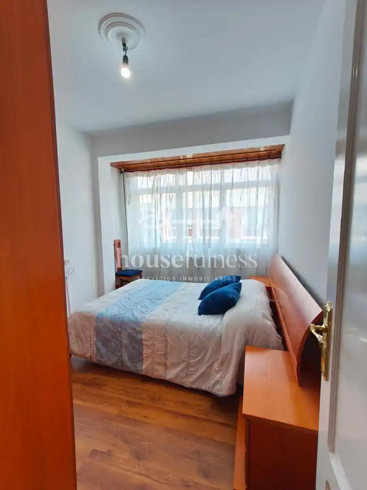 Habitación de Piso en venta en Ferrol con Calefacción y Amueblado