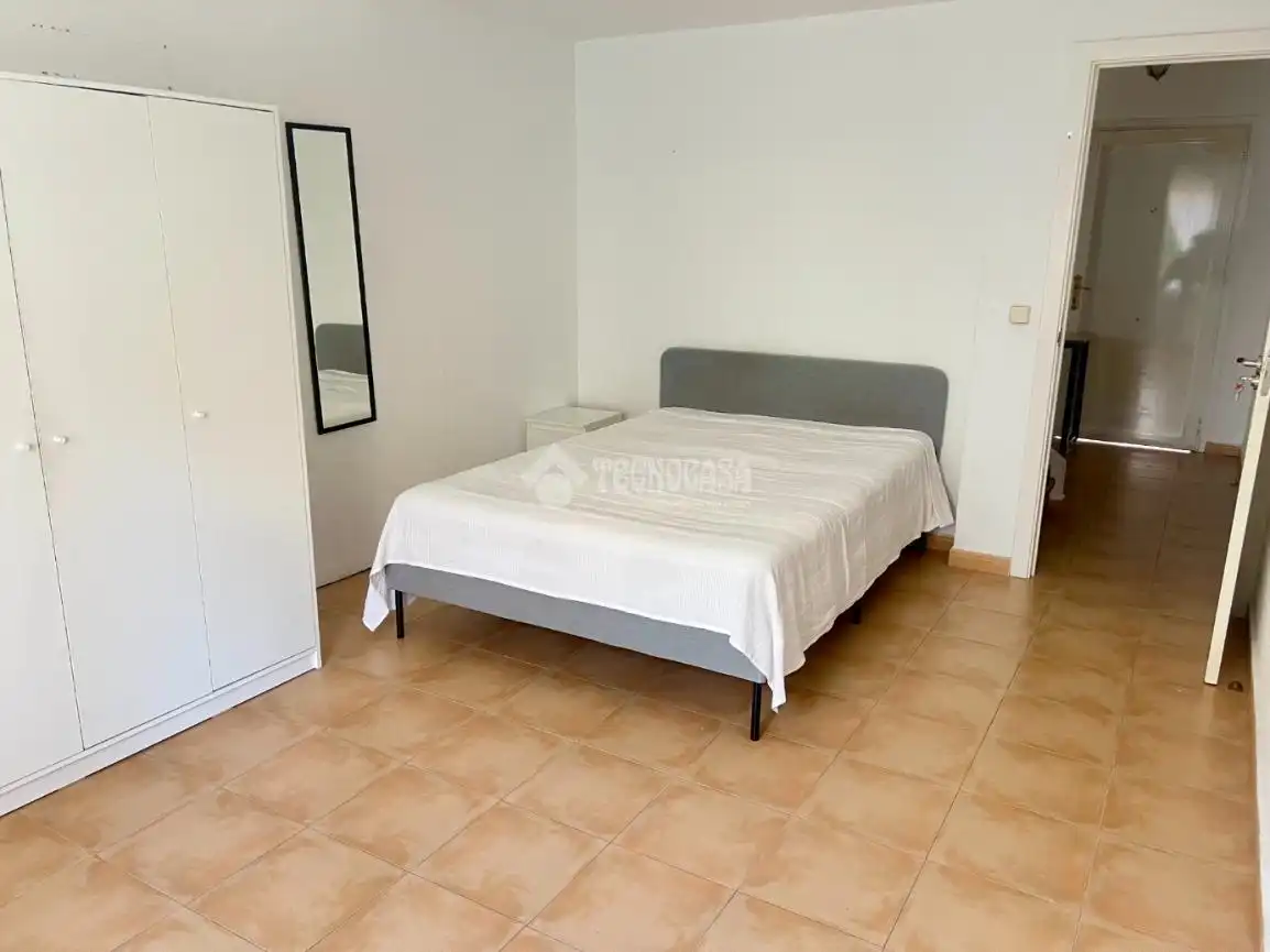 Dormitori de Casa adosada en venda en Alcalá de Henares amb Terrassa