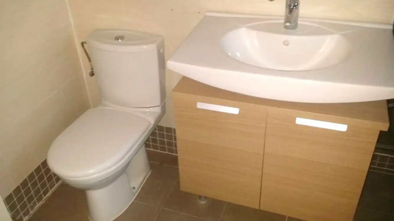 Bany de Àtic en venda en Alicante / Alacant amb Calefacció, Parquet i Terrassa