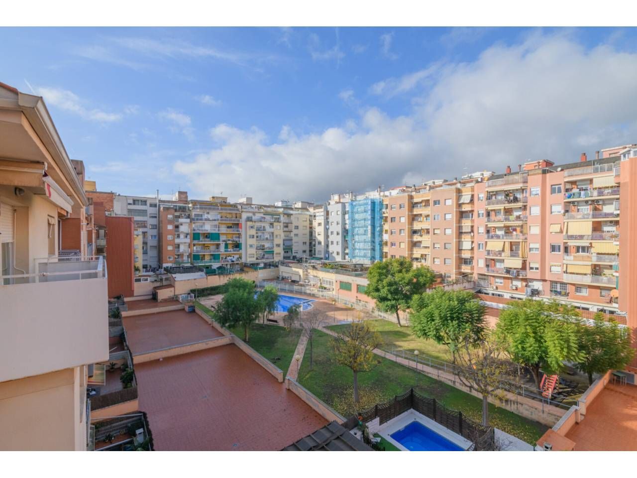 Vista exterior de Dúplex en venta en Castelldefels con Aire acondicionado, Calefacción y Parquet
